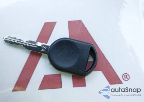 2005 Mazda Tribute S z USA, uszkodzony, nr VIN 4F2YZ04195KM43786